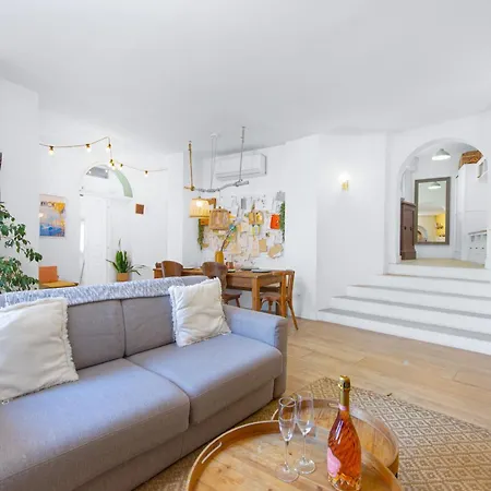 Garavan, Paradis Face A La Casa de Férias