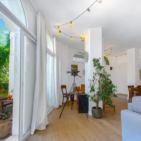 Garavan, Paradis Face A La Casa de Férias