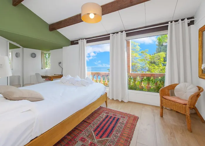 Tatil Evi Garavan, Paradis Face A La Menton