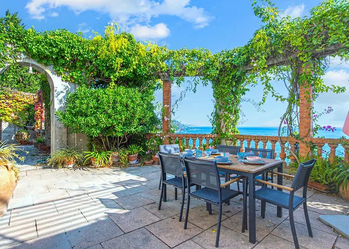 Garavan, Paradis Face A La Tatil Evi *